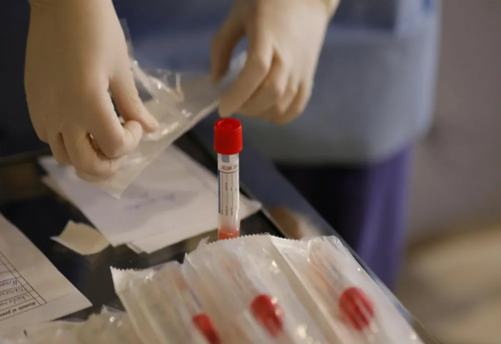 Coronavirus UPDATE: 3.240 cazuri noi şi 130 decese | RAPORT pe judeţe