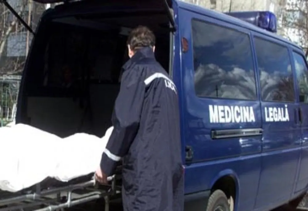 Gorj: Bătrân găsit mort în curte, la Drăguţeşti