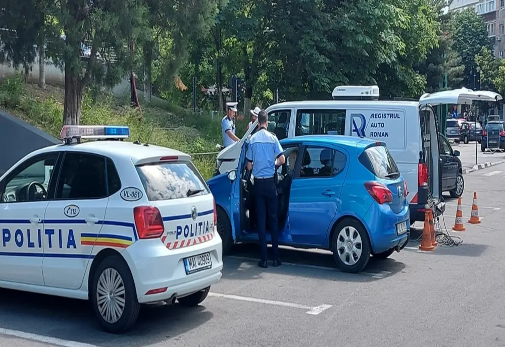 Sute de maşini cu defecţiuni, pe drumurile din, Gorj, şi alte judeţe, găsite de inspectorii RAR