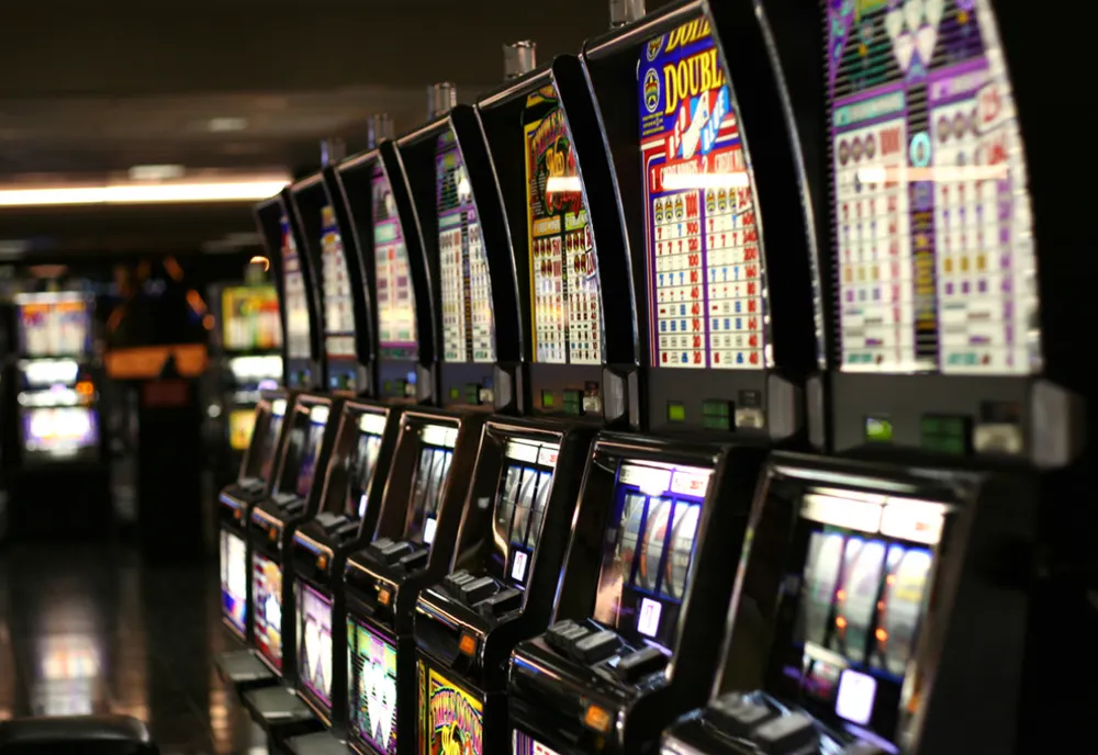 Scandal la o sală de jocuri din Târgu Jiu. Un bărbat a fost reţinut