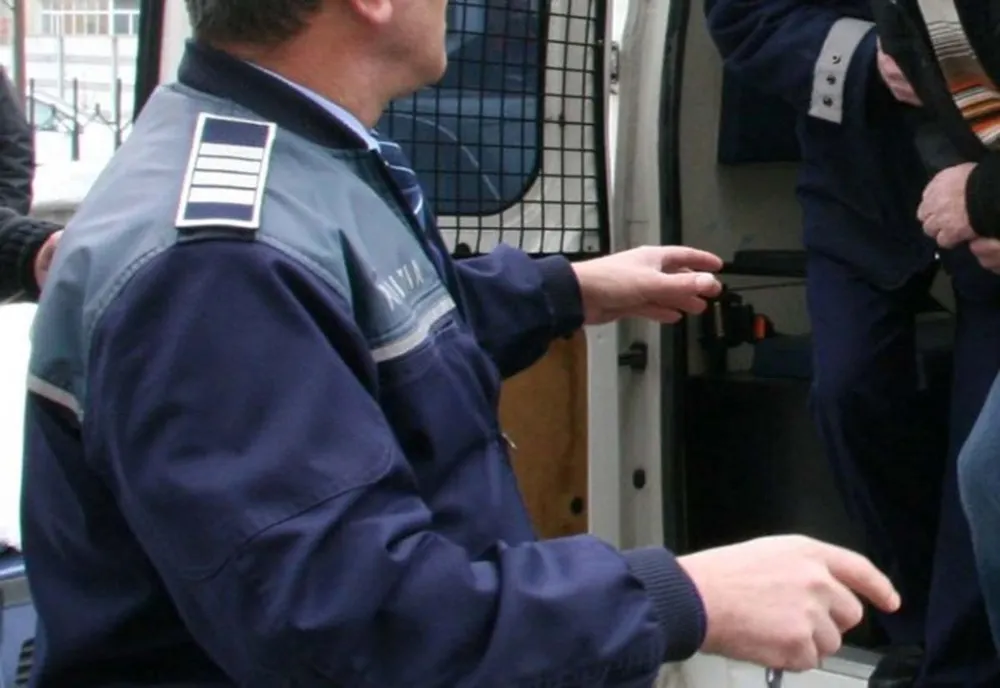 Gorj: Bărbaţi reţinuţi după ce au făcut scandal, la un bâlci