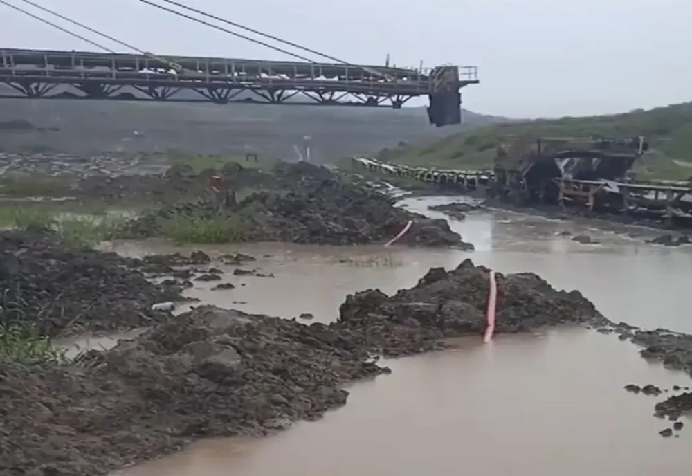Cariera Roşia din Gorj, acoperită de ape (VIDEO)