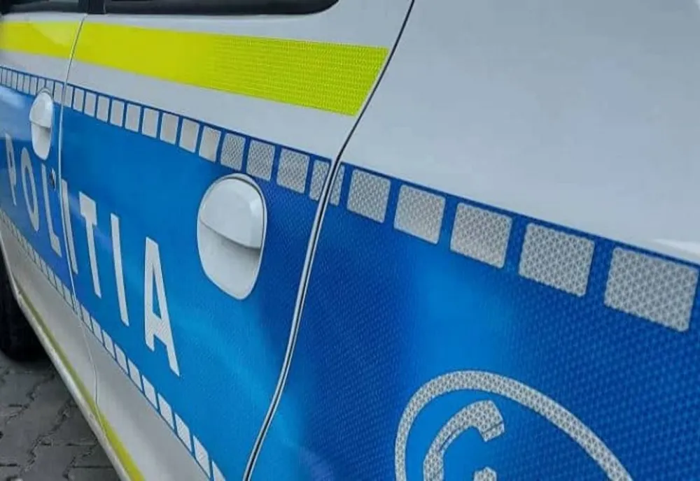 Scheletul unei femei găsit de un turist pe un traseu montan 