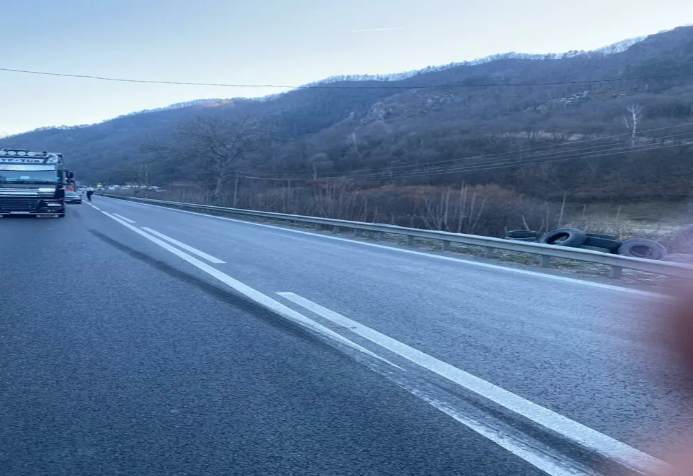 Circulația pe Valea Oltului a fost restricționată, luni dimineață