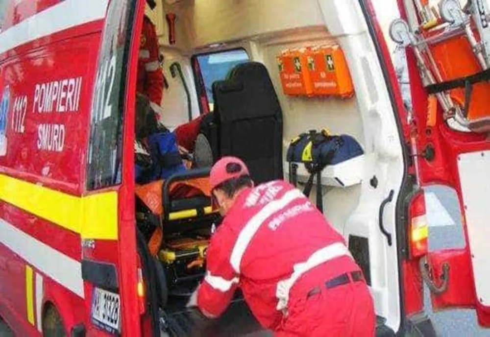 ACCIDENT GRAV PE DN1, ÎN SINAIA. UN MICROBUZ S-A CIOCNIT VIOLENT CU UN AUTOTURISM