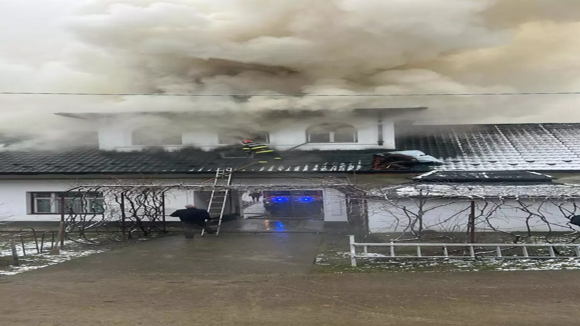 Incendiu manastire Gorj