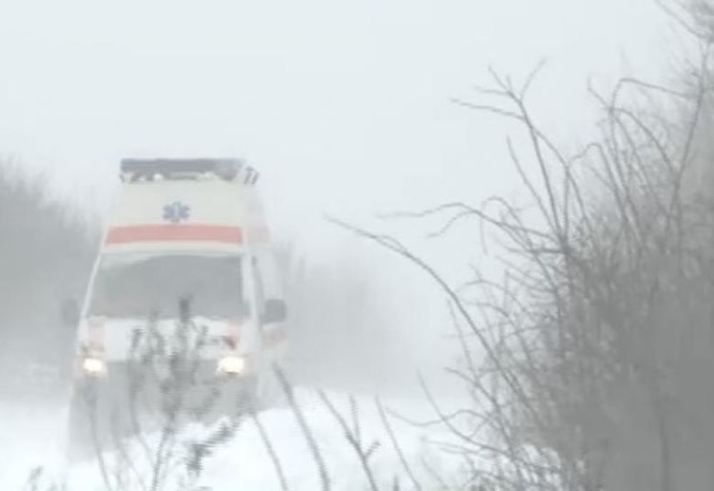 O femeie din Gorj, găsită moartă în zăpadă. Se întorcea de la cumpărături