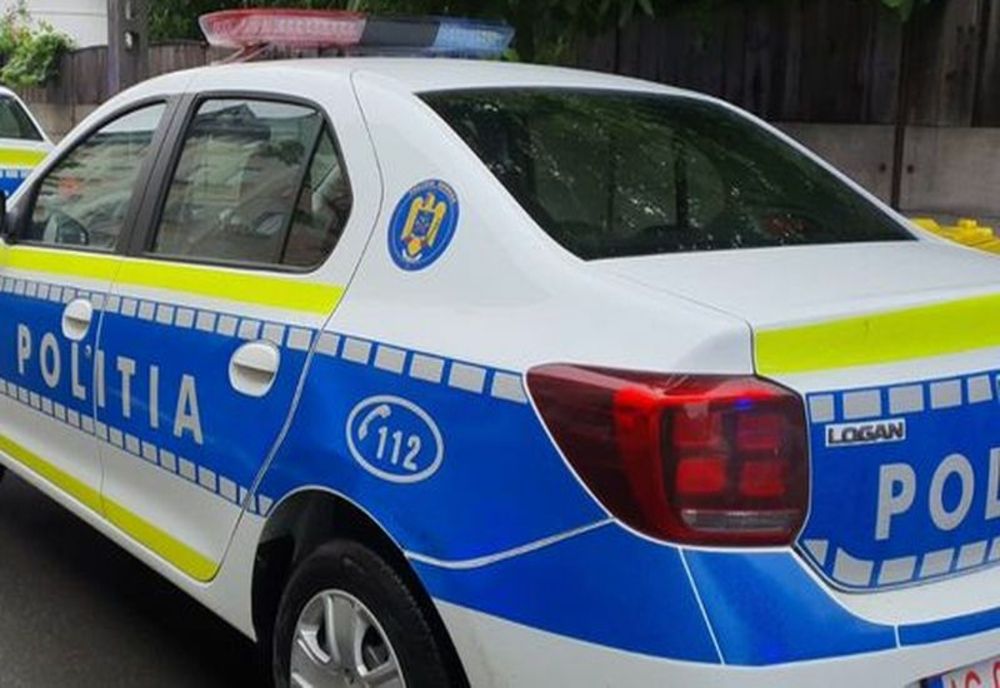 IMPACT între două maşini, pe Defileul Jiului. O femeie, la spital