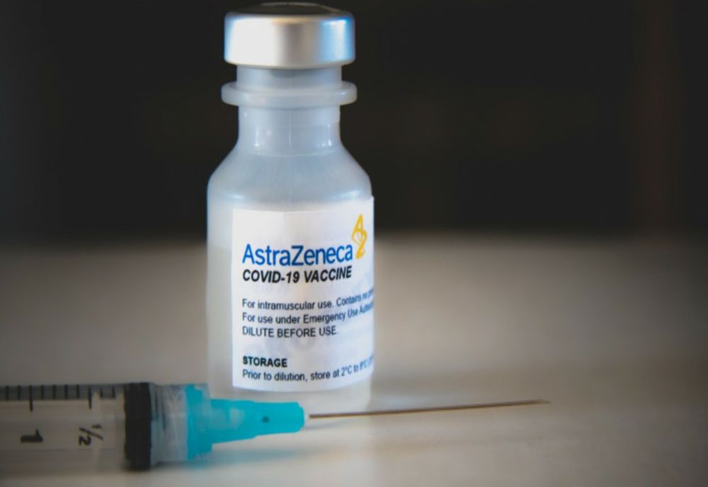 România a decis suspendarea vaccinării cu lotul din vaccinul AstraZeneca cu probleme în Italia. Serul a ajuns şi în judeţele Olt, Dolj, Vâlcea şi Mehedinţi