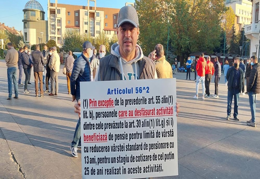 Gorj: Minerii și energeticienii reiau protestele în Piața Prefecturii din Târgu Jiu