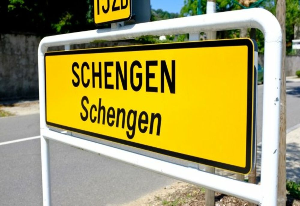 Mai multe state au suspendat acordul din spațiul Schengen - Se reintroduc controale la frontiere