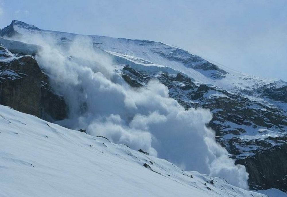 Risc mare de avalanșe, Nivel 4 din 5 în Masivul Făgăraș, după ninsorile căzute în ultimele zile