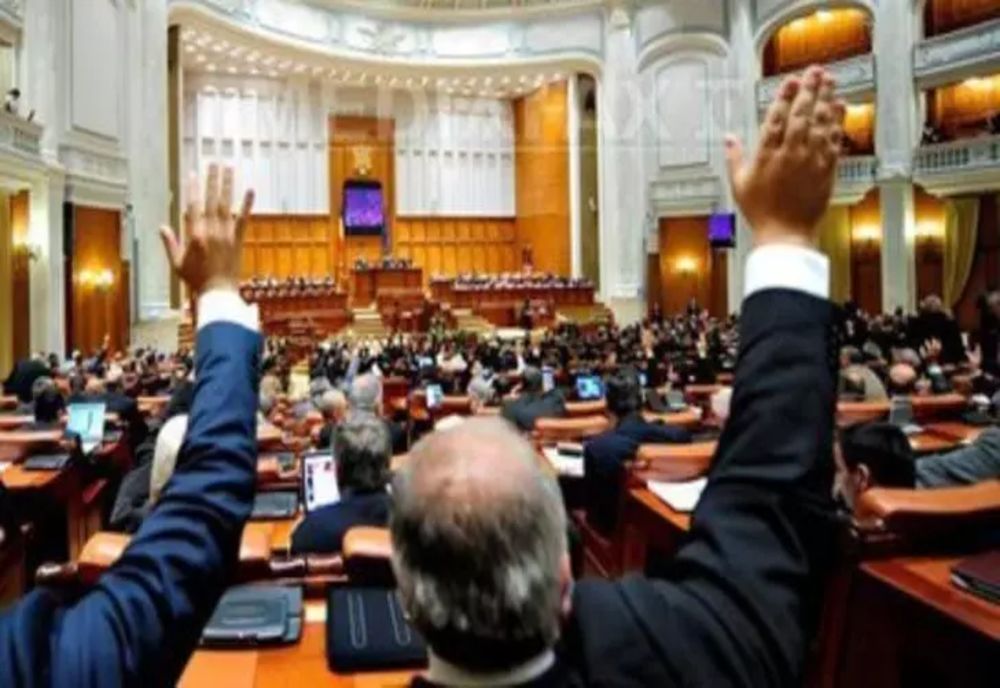 DEPUTAȚII DAU VOTUL FINAL PENTRU LEGEA MAJORĂRII PRAGULUI DE IMPOZITARE A PENSIILOR