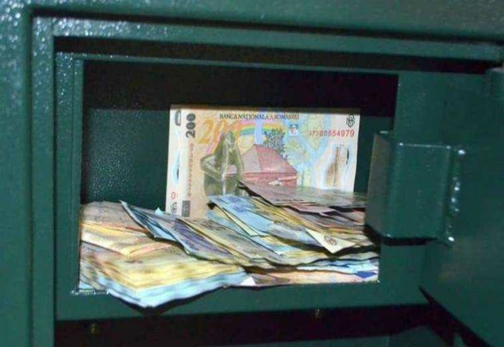 DEPOZITELE LA BĂNCI AU CRESCUT CU 1,2%, ÎN OCTOMBRIE