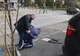 Un tânăr agresiv i-a spart ochelarii unui jandarm în Gorj