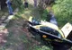 Două persoane rănite, după ce un taximetrist a căzut cu mașina într-o râpă