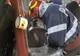 O bătrână a fost salvată de pompieri, după ce a căzut într-o fântână