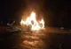 Un tânăr a murit, după ce mașina pe care o conducea s-a răsturnat și a luat foc