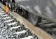 Călătorii unui tren Regio, abandonați în câmp. Locomotiva, luată să tracteze un tren internațional rămas în pană