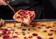 Desert ardelenesc de poveste: lichiu cu prune și cremă de smântână, ușor de preparat și absolut delicios!