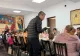 Răzvan Lucescu, gest deosebit în memoria tatălui său. A servit mâncare nevoiașilor la pomana de 40 de zile FOTO