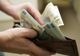 Peste 40 de gorjeni au rămas fără ajutorul social pentru că au refuzat să muncească