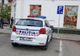 Mașină de poliție, parcată pe un loc destinat persoanelor cu dizabilități