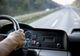 Tânăr fără permis, prins de polițiști la volanul unei mașini furate