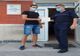 Politistul model. Politia din Targu Carbunesti asteapta, cu dovezi, persoana care a pierdut bani pe strada