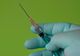    Gorj: Asistentă care primea bani pentru vaccinări fictive, reţinută